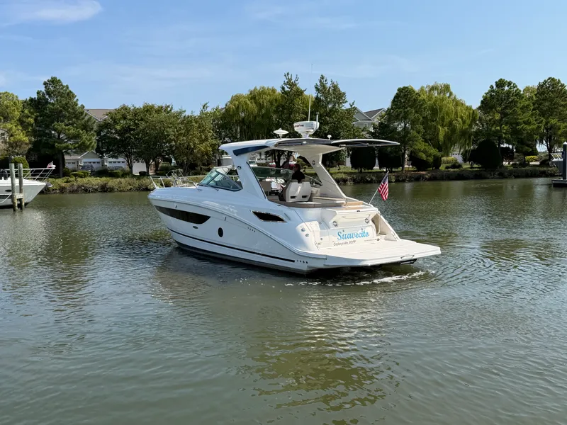 Slide: The Image of Sea Ray Sundancer 350 2017 - 3