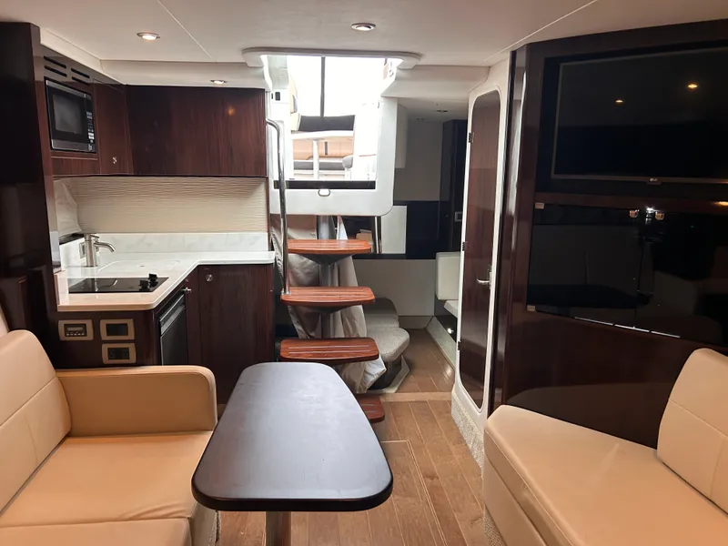 Slide: The Image of Sea Ray Sundancer 350 2017 - 31