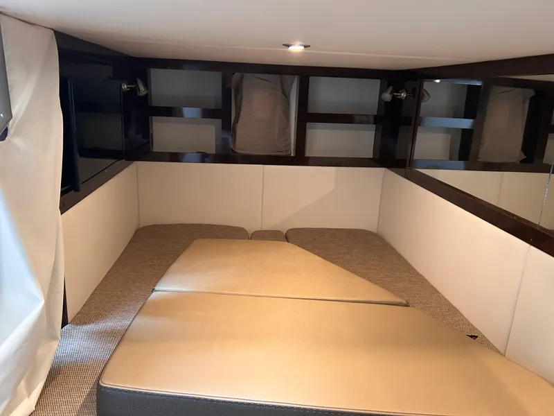 Slide: The Image of Sea Ray Sundancer 350 2017 - 33