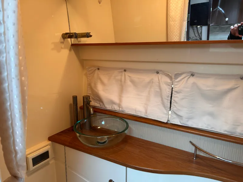 Slide: The Image of Sea Ray Sundancer 350 2017 - 34