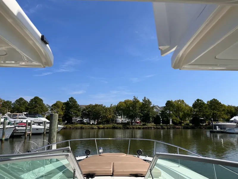 Slide: The Image of Sea Ray Sundancer 350 2017 - 37