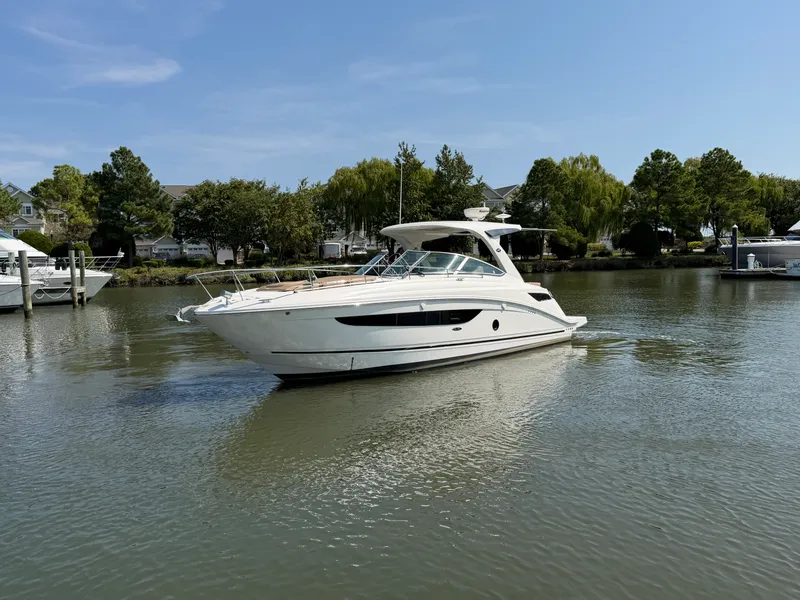 Slide: The Image of Sea Ray Sundancer 350 2017 - 5