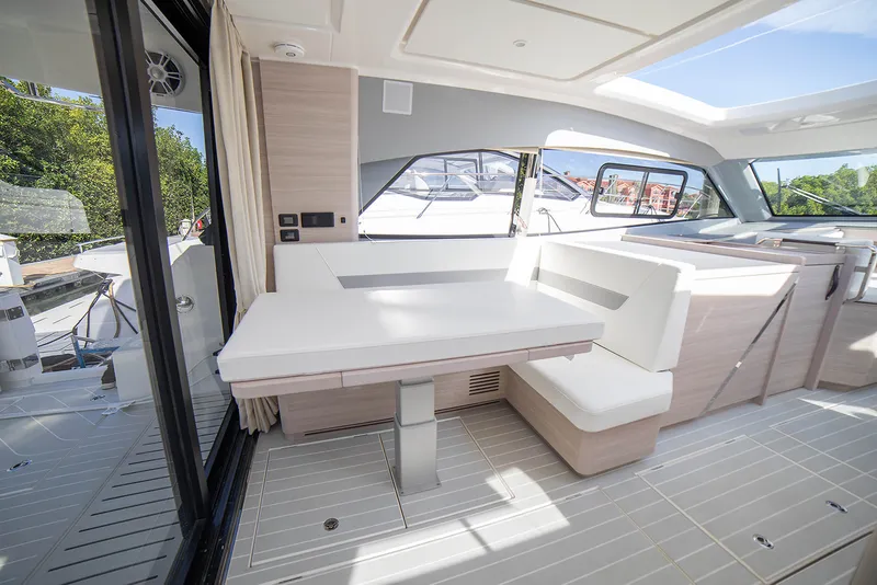 Slide: The Image of Aquila 42 COUPE 2026 - 12