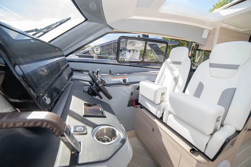 Slide: The Image of Aquila 42 COUPE 2026 - 21