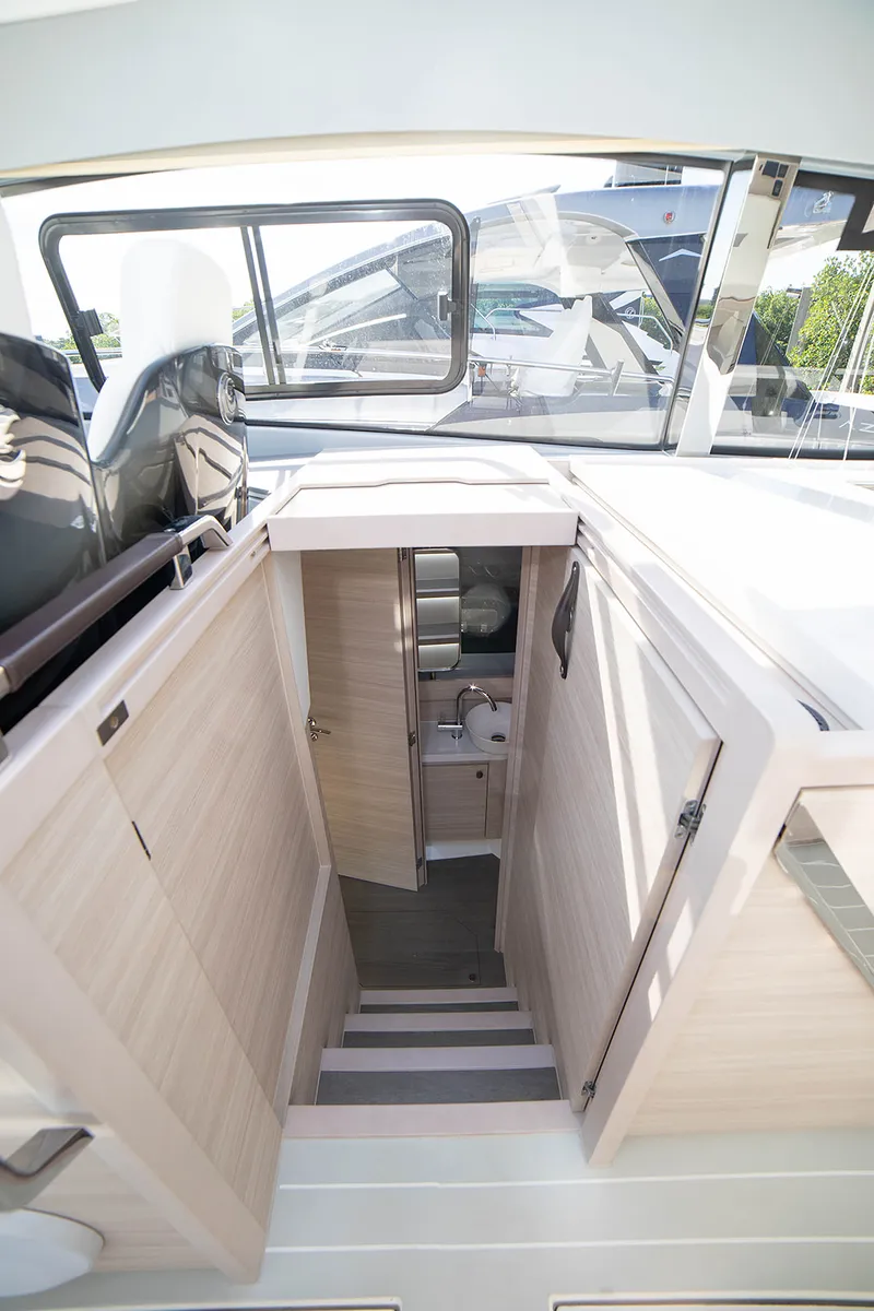 Slide: The Image of Aquila 42 COUPE 2026 - 23