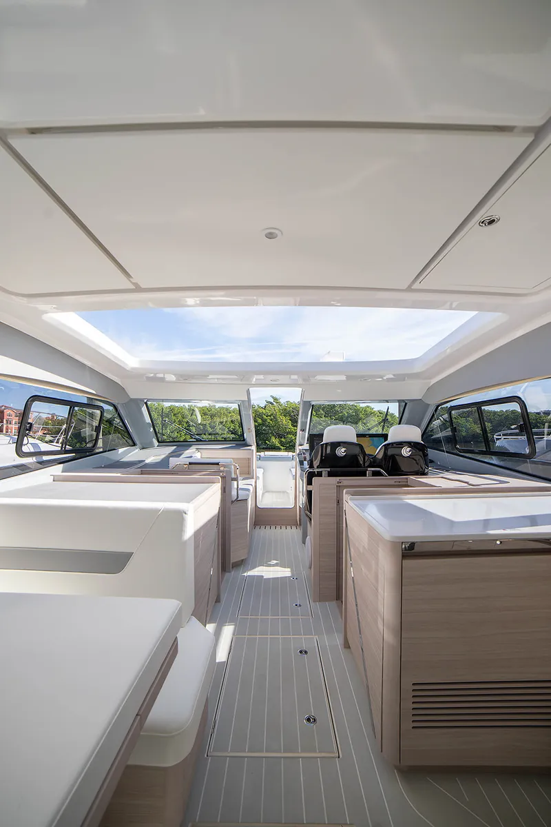 Slide: The Image of Aquila 42 COUPE 2026 - 36