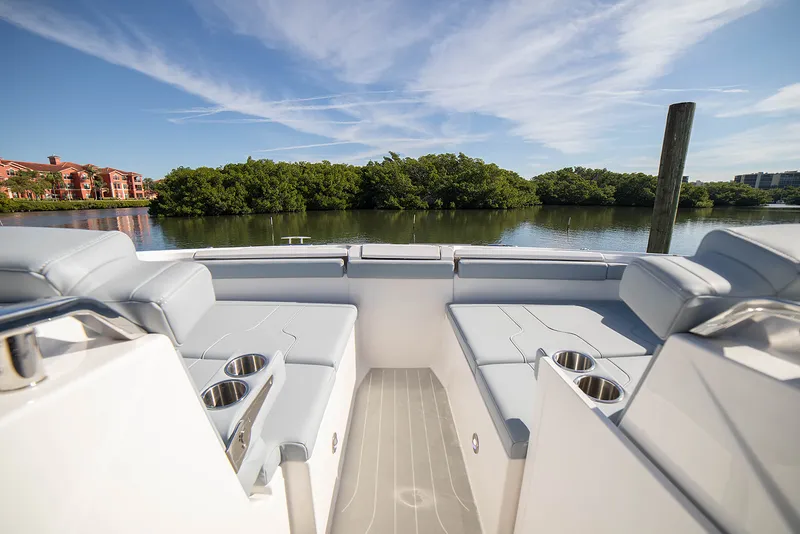 Slide: The Image of Aquila 42 COUPE 2026 - 38