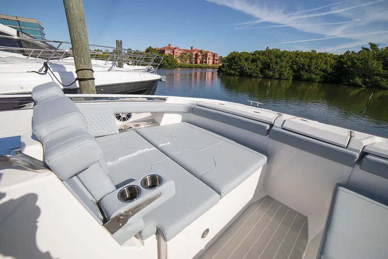 Slide: The Image of Aquila 42 COUPE 2026 - 39