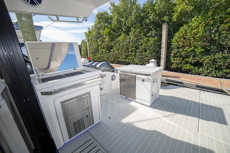 Slide: The Image of Aquila 42 COUPE 2026 - 51