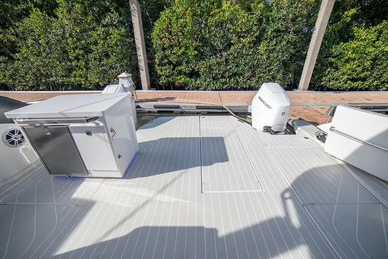 Slide: The Image of Aquila 42 COUPE 2026 - 57