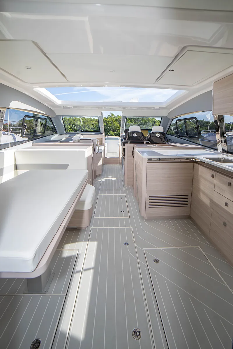 Slide: The Image of Aquila 42 COUPE 2026 - 8