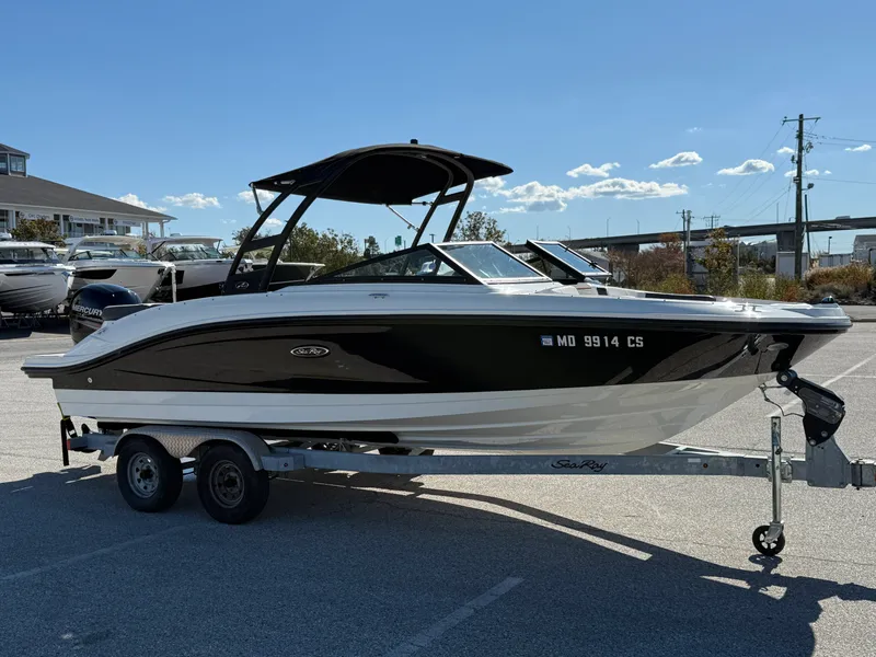 Slide: The Image of Sea Ray SPX 210 OB 2018 - 0