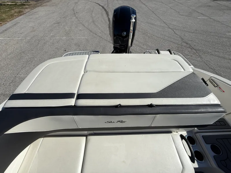 Slide: The Image of Sea Ray SPX 210 OB 2018 - 11