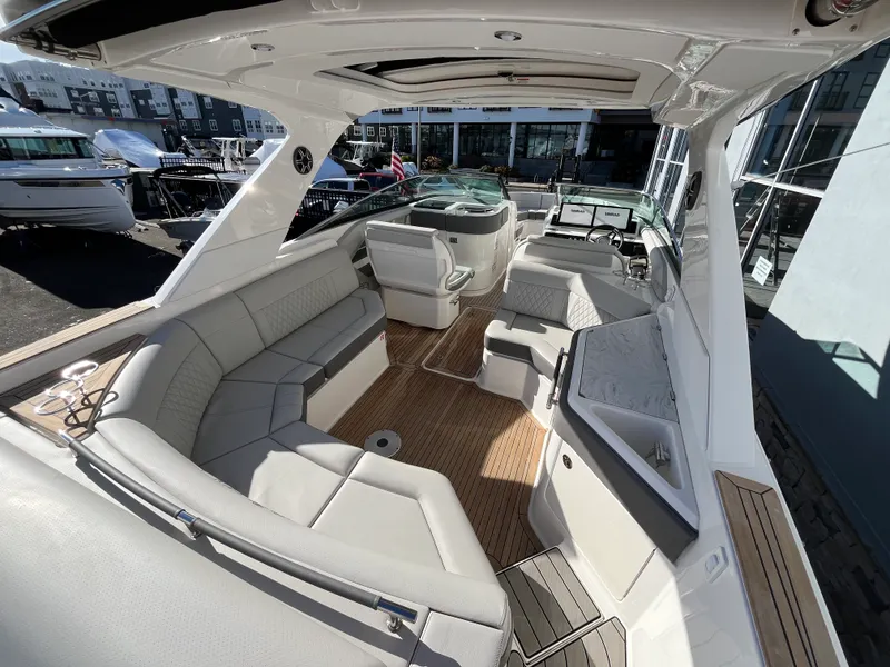 Slide: The Image of Sea Ray SLX 310 Outboard 2026 - 11