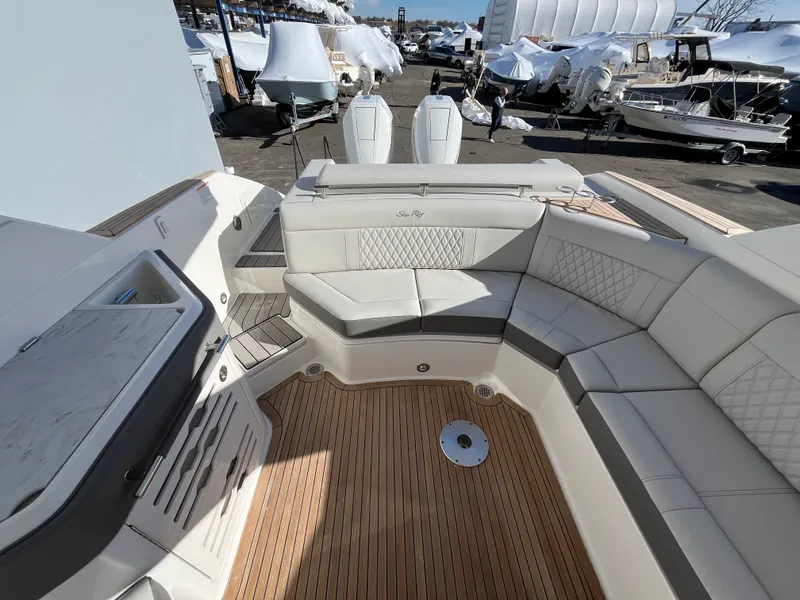 Slide: The Image of Sea Ray SLX 310 Outboard 2026 - 13