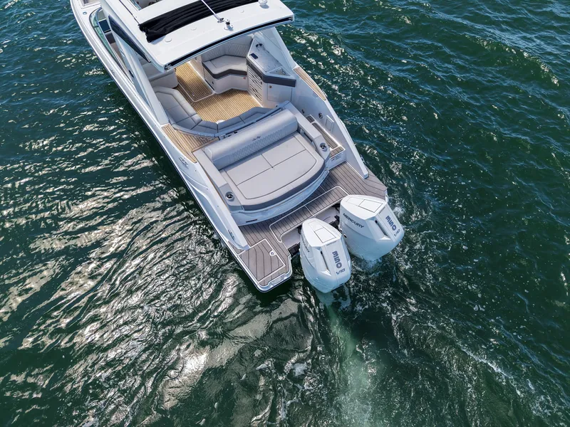 Slide: The Image of Sea Ray SLX 310 Outboard 2026 - 10