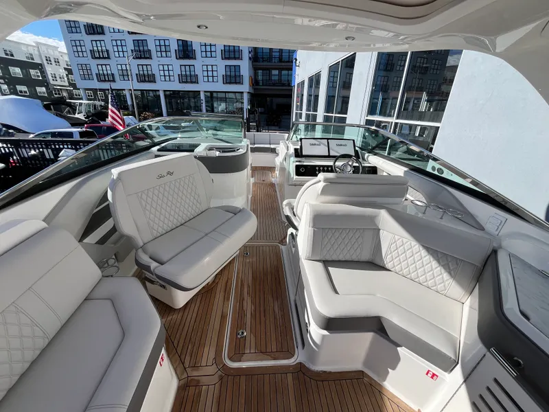 Slide: The Image of Sea Ray SLX 310 Outboard 2026 - 21