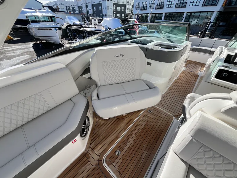 Slide: The Image of Sea Ray SLX 310 Outboard 2026 - 22