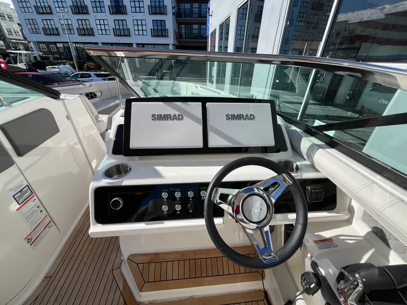 Slide: The Image of Sea Ray SLX 310 Outboard 2026 - 28