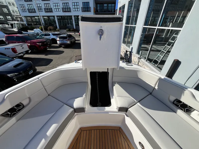 Slide: The Image of Sea Ray SLX 310 Outboard 2026 - 35