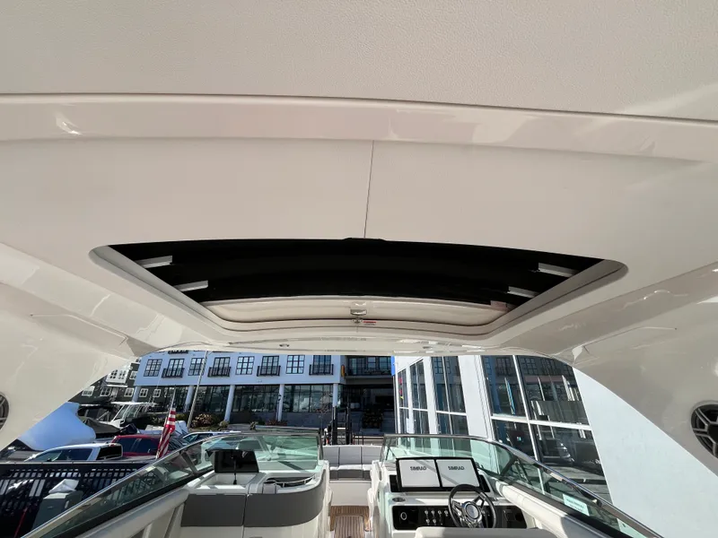 Slide: The Image of Sea Ray SLX 310 Outboard 2026 - 45