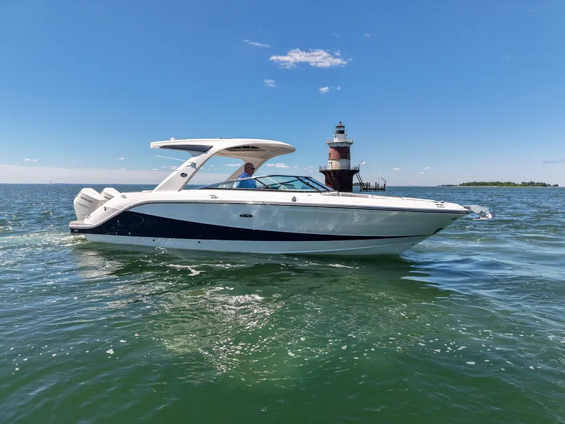 Slide: The Image of Sea Ray SLX 310 Outboard 2026 - 52