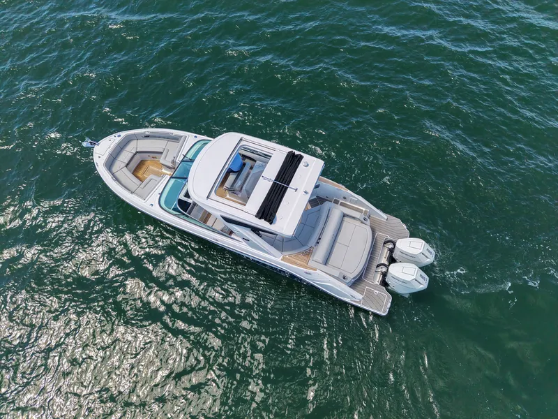 Slide: The Image of Sea Ray SLX 310 Outboard 2026 - 7