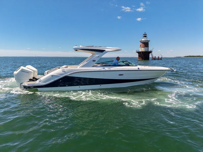 The Image of Sea Ray SLX 310 Outboard 2026 - 0