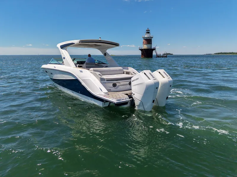 Slide: The Image of Sea Ray SLX 310 Outboard 2026 - 6