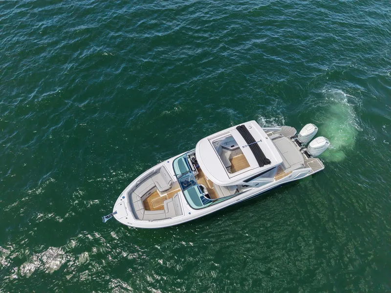 Slide: The Image of Sea Ray SLX 310 Outboard 2026 - 8