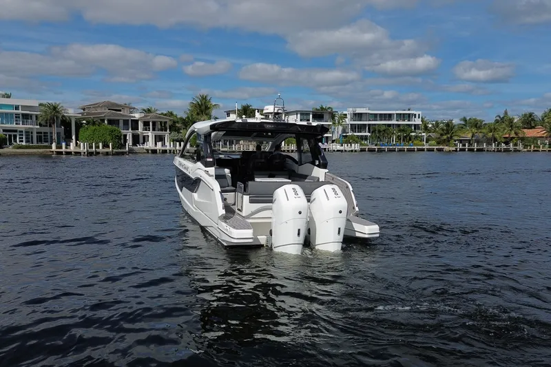 Slide: The Image of Galeon 375 GTO 2024 - 10