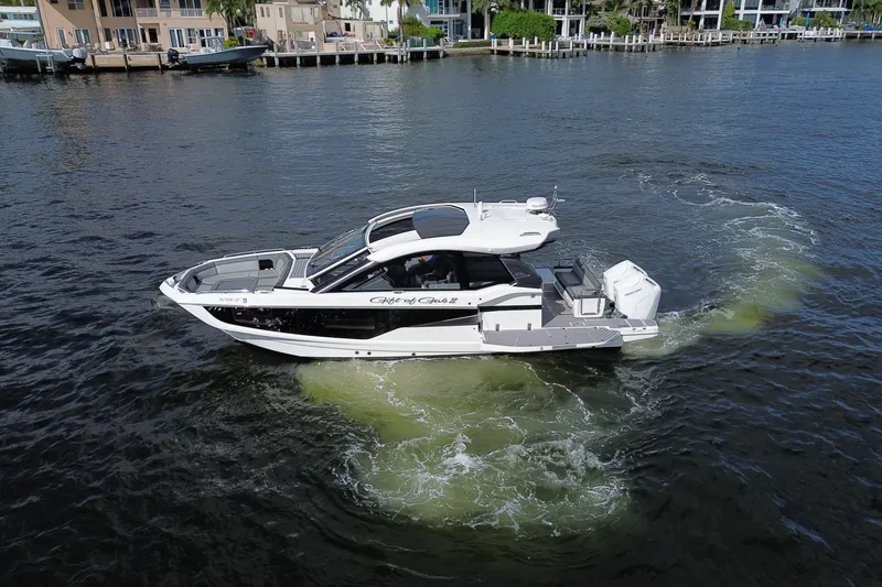 Slide: The Image of Galeon 375 GTO 2024 - 15