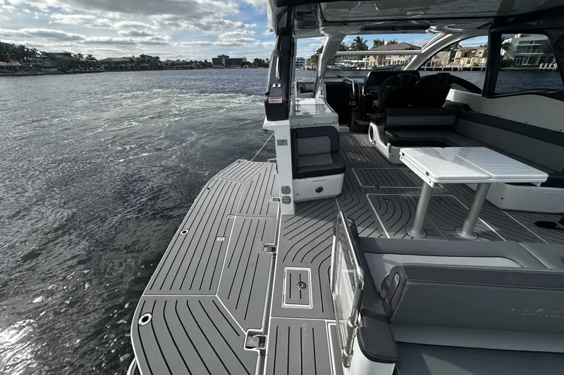 Slide: The Image of Galeon 375 GTO 2024 - 21