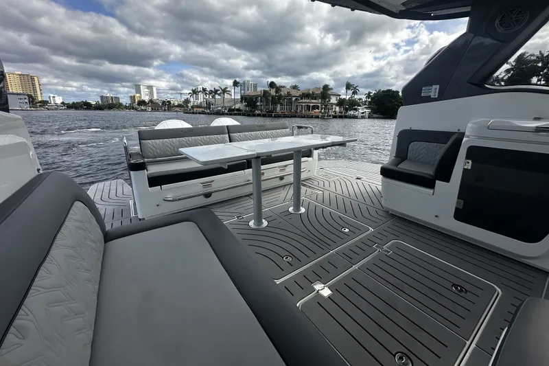 Slide: The Image of Galeon 375 GTO 2024 - 24