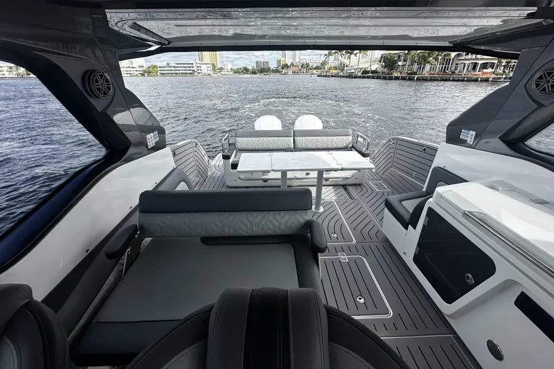 Slide: The Image of Galeon 375 GTO 2024 - 37