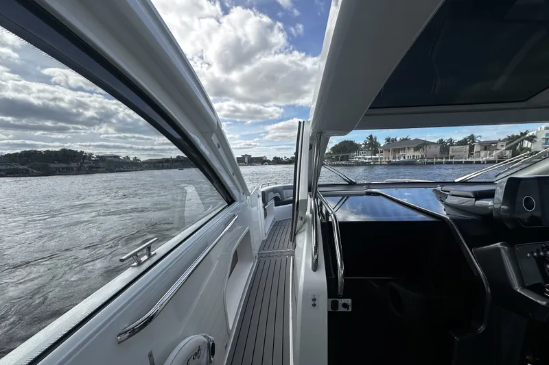 Slide: The Image of Galeon 375 GTO 2024 - 39