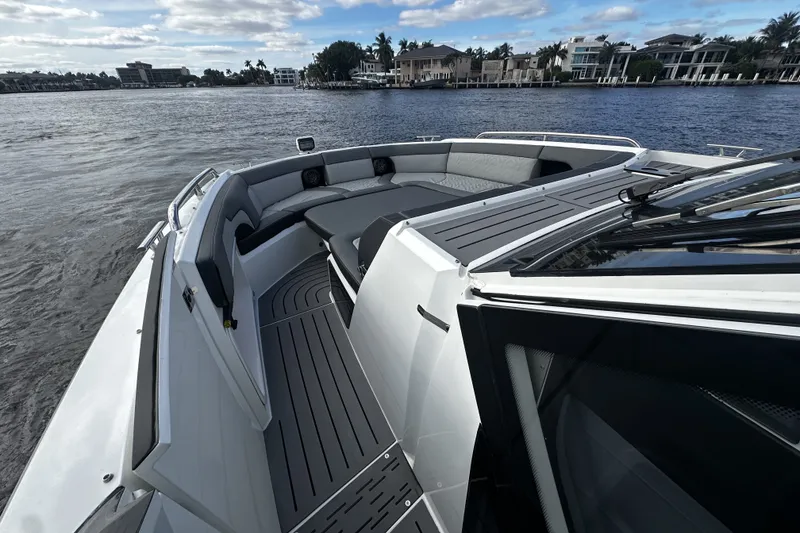 Slide: The Image of Galeon 375 GTO 2024 - 41