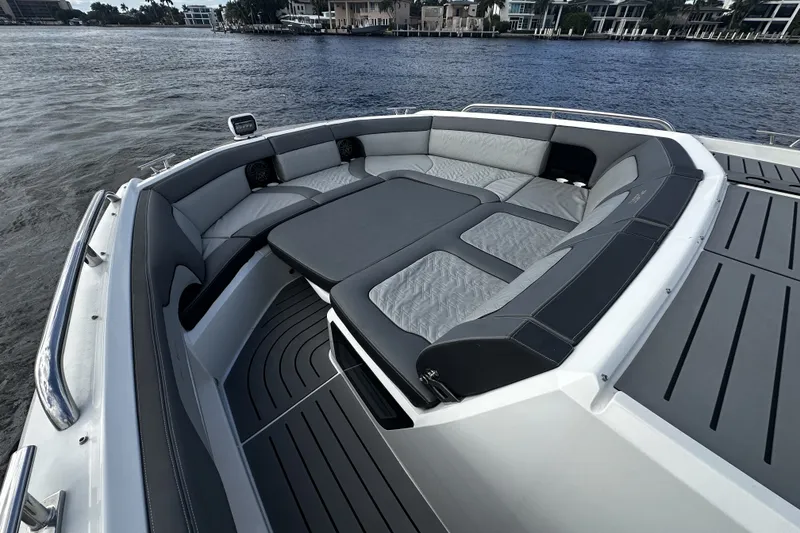 Slide: The Image of Galeon 375 GTO 2024 - 42