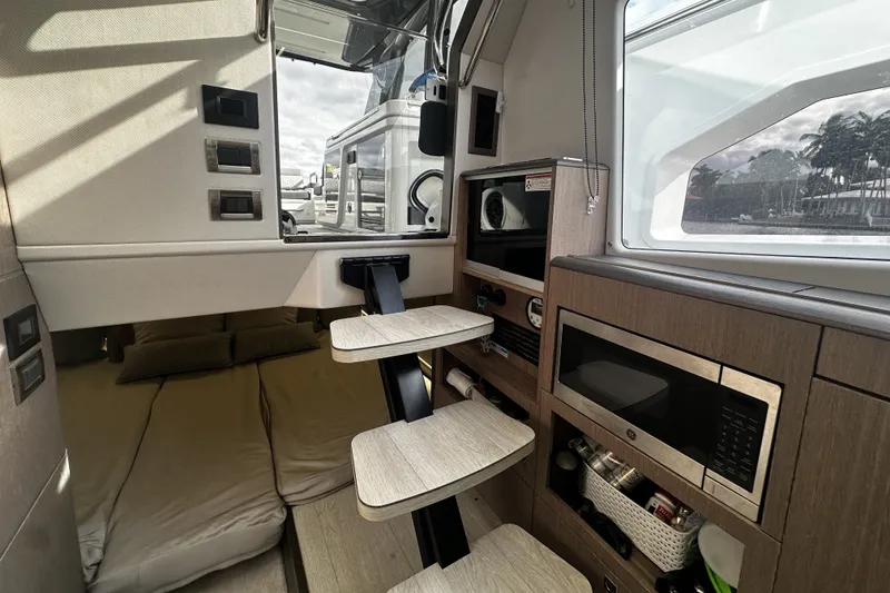 Slide: The Image of Galeon 375 GTO 2024 - 45