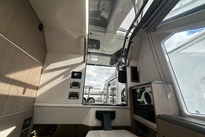 Slide: The Image of Galeon 375 GTO 2024 - 46