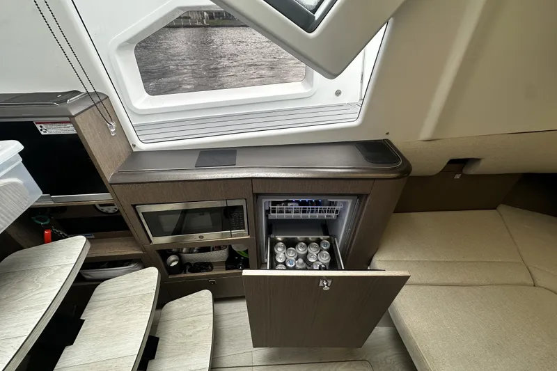 Slide: The Image of Galeon 375 GTO 2024 - 52