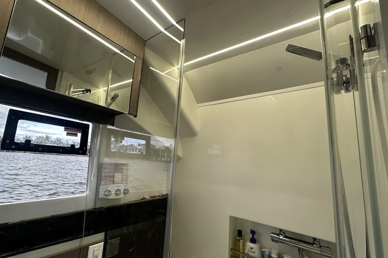 Slide: The Image of Galeon 375 GTO 2024 - 57