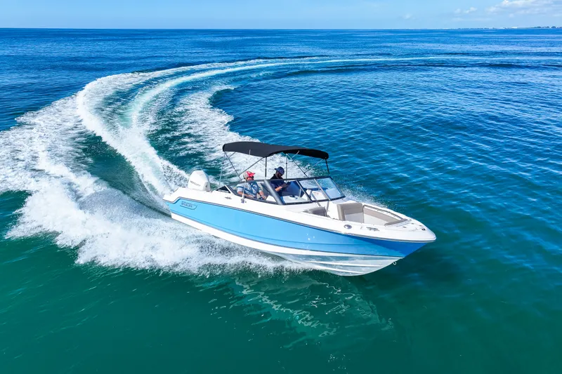 Slide: The Image of Boston Whaler 210 Vantage 2026 - 19