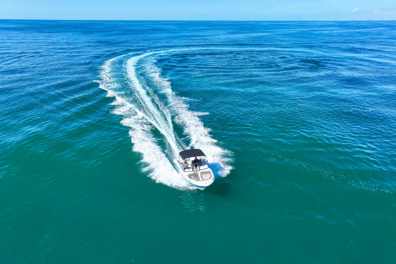 Slide: The Image of Boston Whaler 210 Vantage 2026 - 24