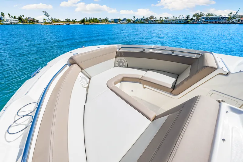 Slide: The Image of Boston Whaler 210 Vantage 2026 - 39