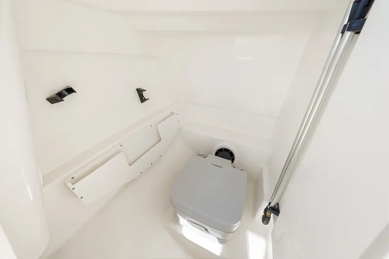 Slide: The Image of Boston Whaler 210 Vantage 2026 - 42