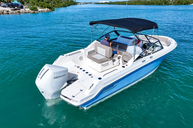 Slide: The Image of Boston Whaler 210 Vantage 2026 - 8