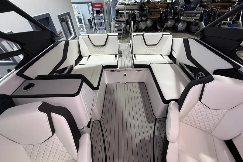 Slide: The Image of Yamaha 252SE 2026 - 13