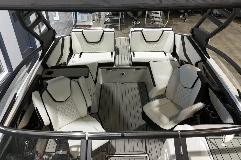 Slide: The Image of Yamaha 252SE 2026 - 14