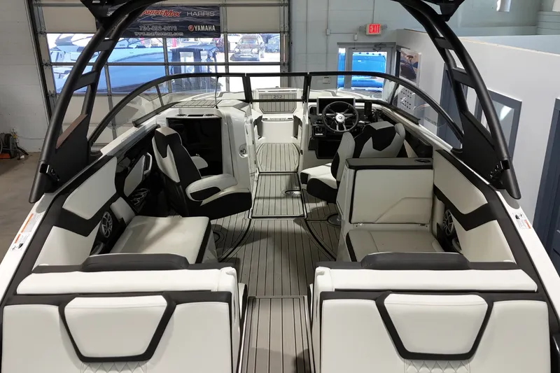 Slide: The Image of Yamaha 252SE 2026 - 15